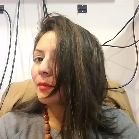 Meet your Posher, Dolores - Picture 1 of 1